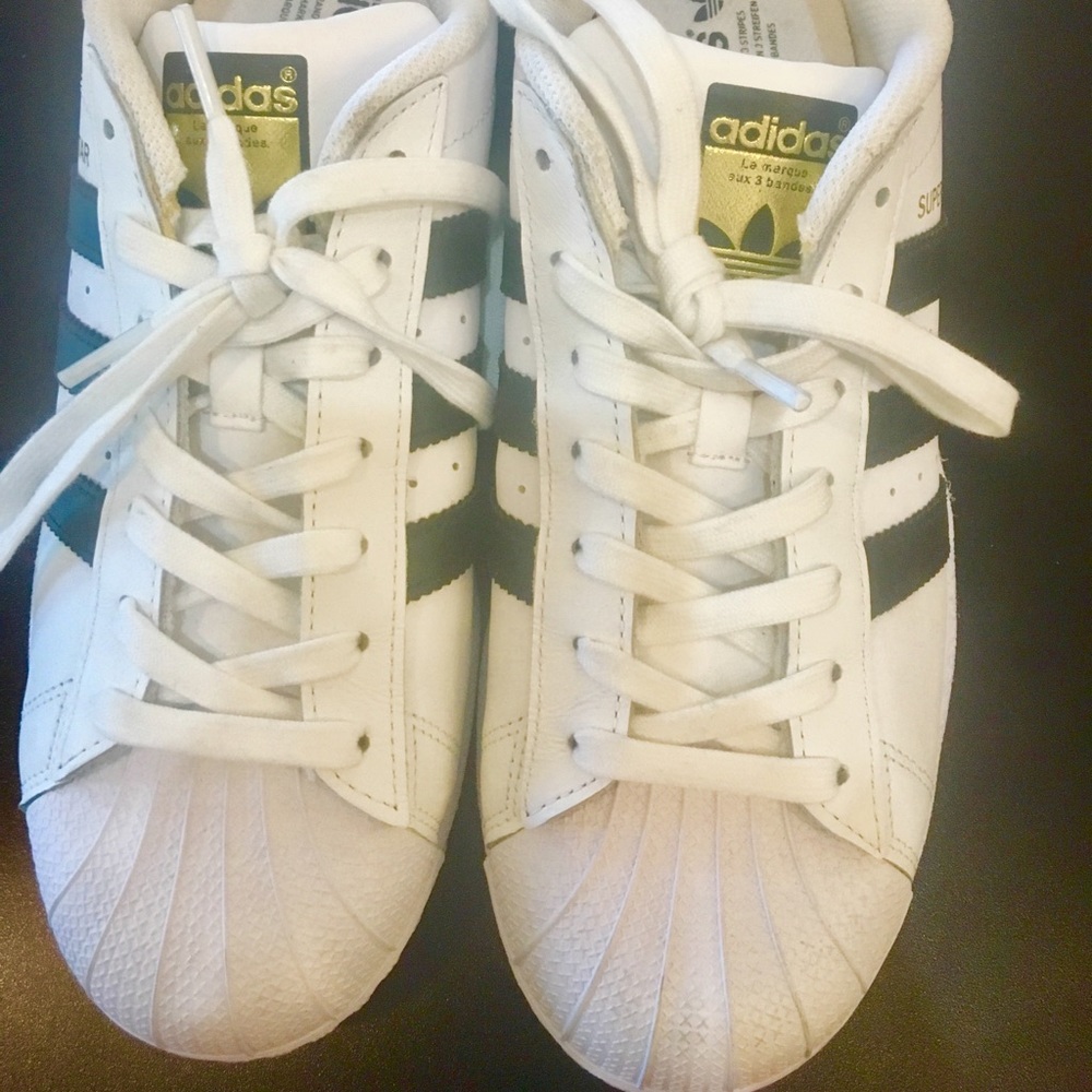 NWO NEW ADIDAS WHITE 91/2 🎁